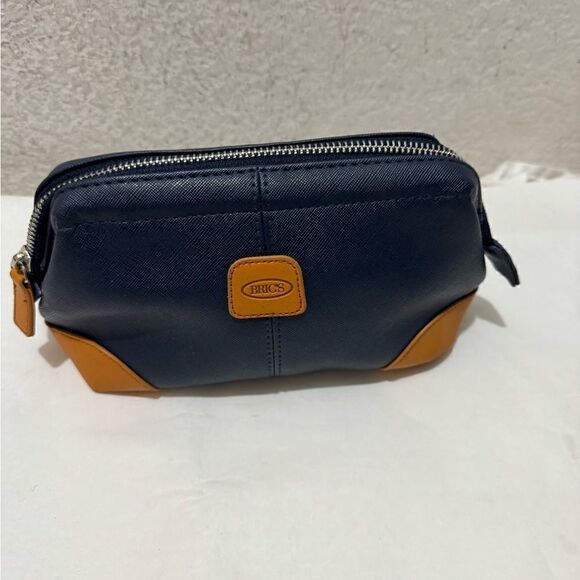 COPY - Bric's Qatar Airways Unisex blue leather Cosmetic Makeup Traveling B… - Picture 1 of 9
